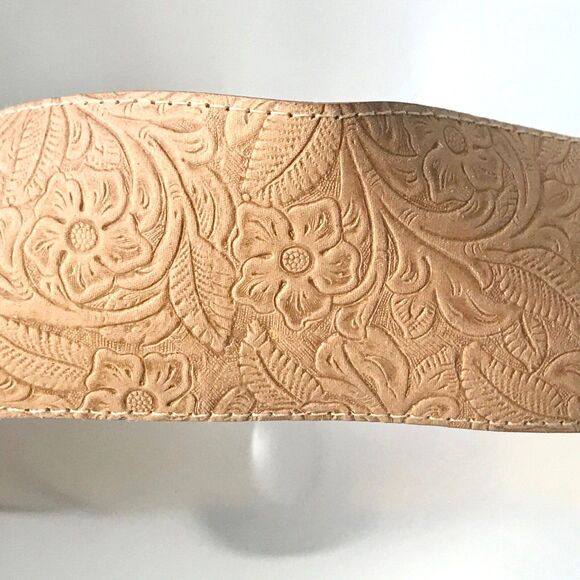 Vtg Omega Tooled Flower Country Western Womens Belt Beige Faux Leather Size S - Picture 3 of 12